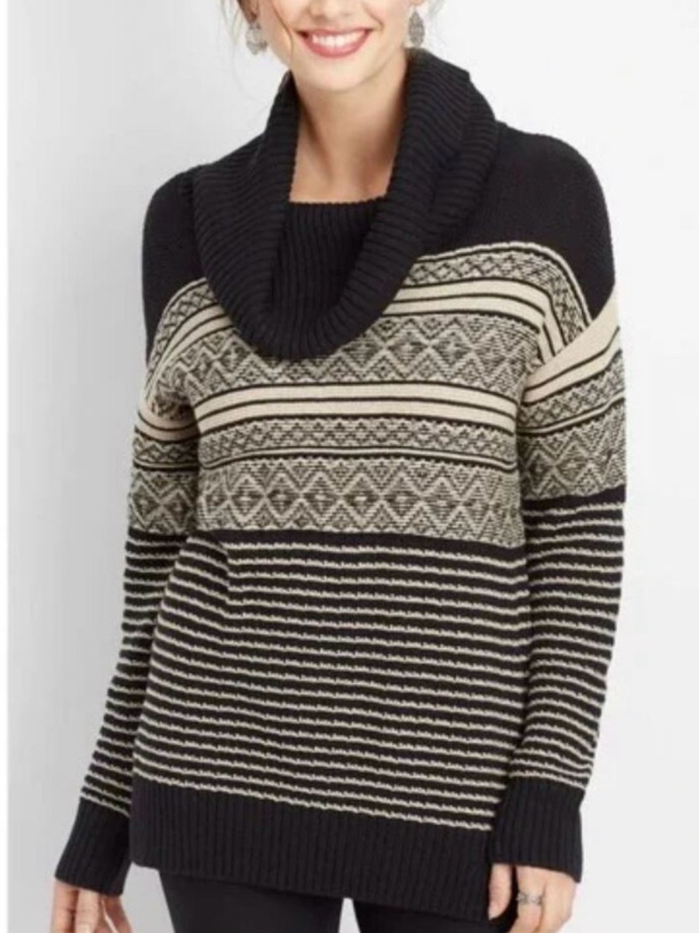 Maurices Patterned Cowl Neck
Tunic Sweater Black Cream
Geometric XS